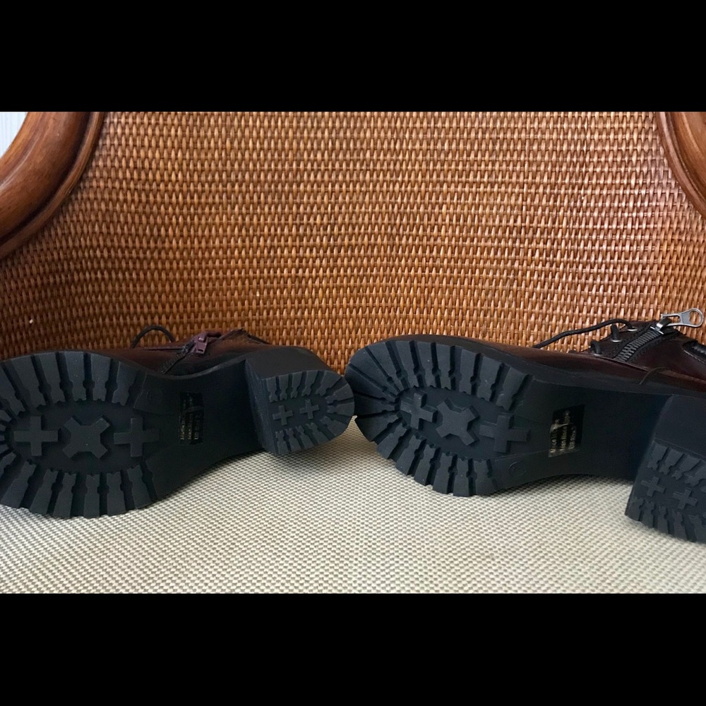 Boots - Picture 5 of 8